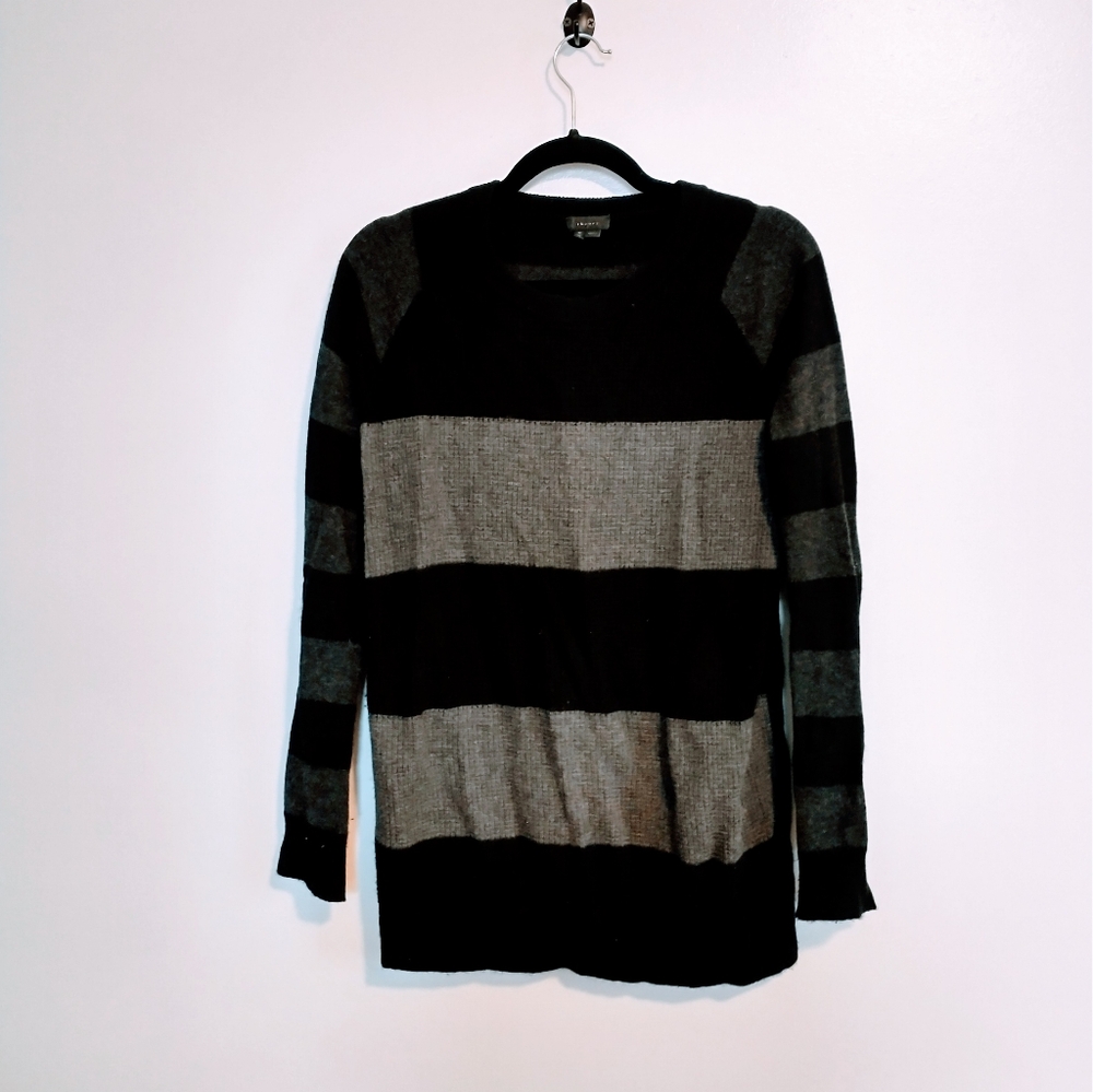 Theory cashmere black and grey striped sweater size medium, has some fuzzies